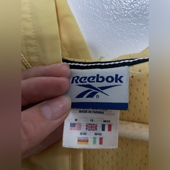 WOMENS VINTAGE REEBOK WINDBREAKER PULLOVER JACKET Size M Yellow - Picture 10 of 12